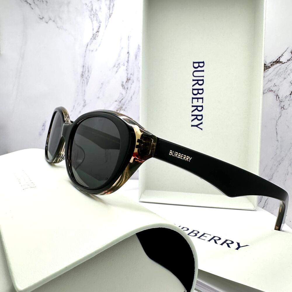 New Burberry Sunglasses Black Vintage Check Oval Gold Logo Womens New BURBERRY